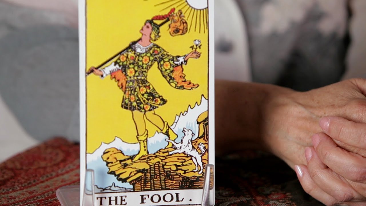 How to Read the Fool Tarot Card? Easy Tips Here