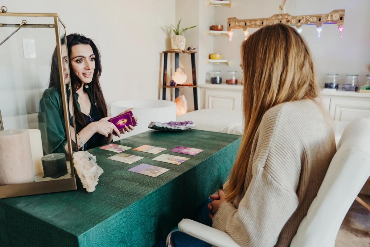 Where to find a trusted tarot card reader san diego ca? Easy ways to book your enlightening session soon.