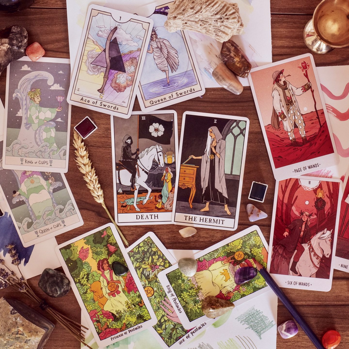 Are black white tarot cards different from color ones? Understand the unique energy and focus they can bring.