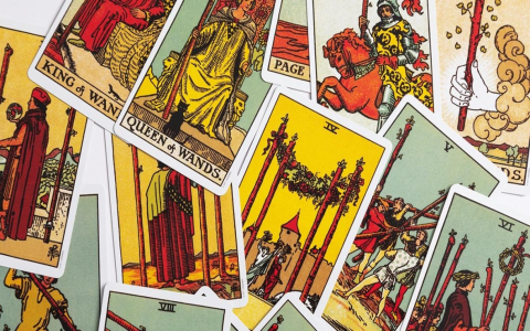 Exploring The World and The Star Tarot Cards: A Simple Guide